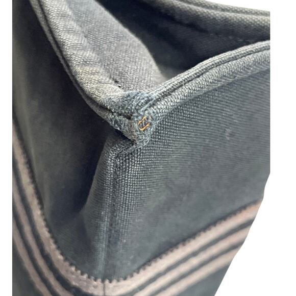 Hermès Fourre Tout PM Gray Canvas Tote Bag with Zip Pocket and Snap Closure - Picture 15 of 16